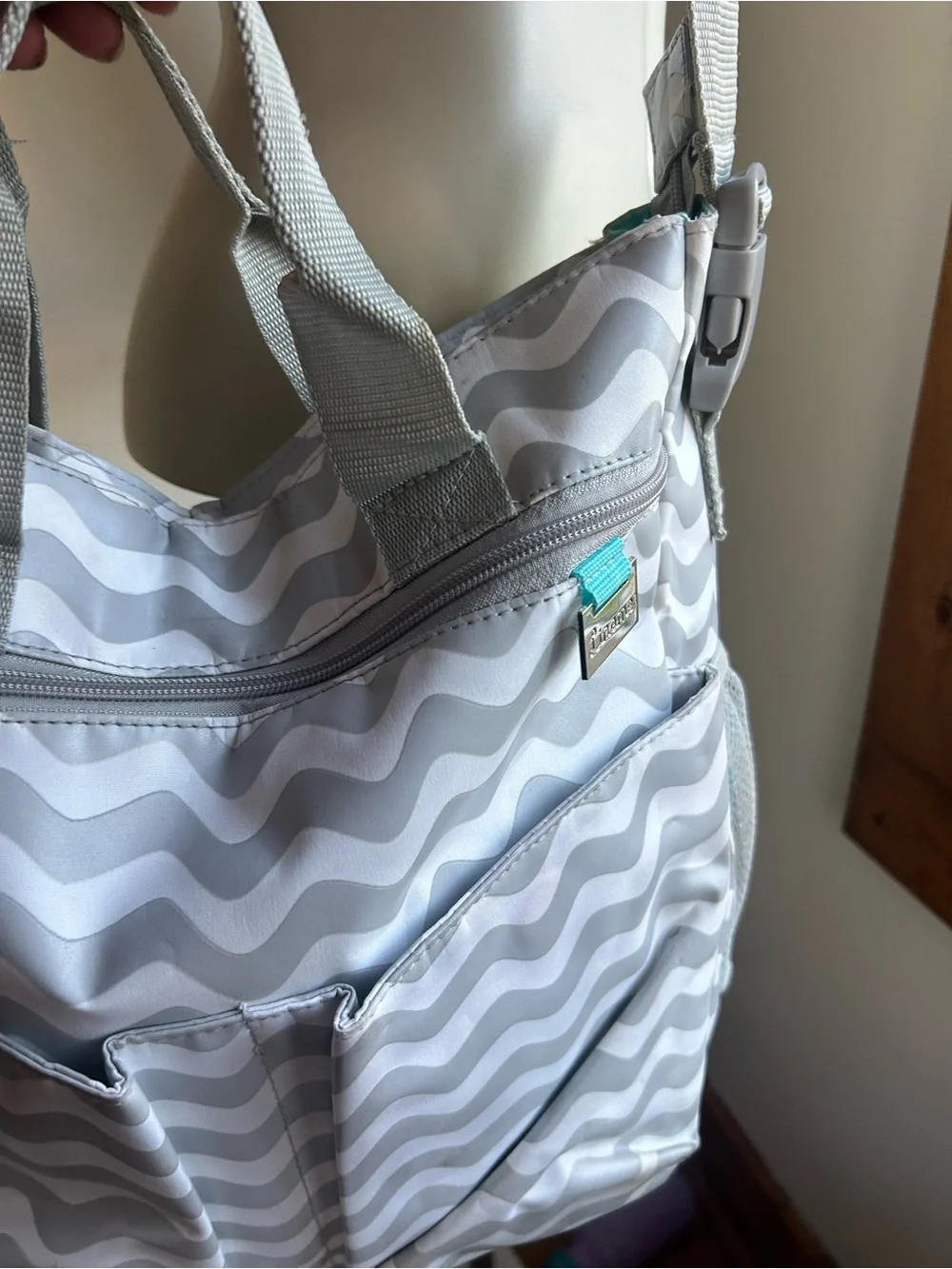 Lename Gray Wave-Print Crossbody Tote Bag with Teal Accent